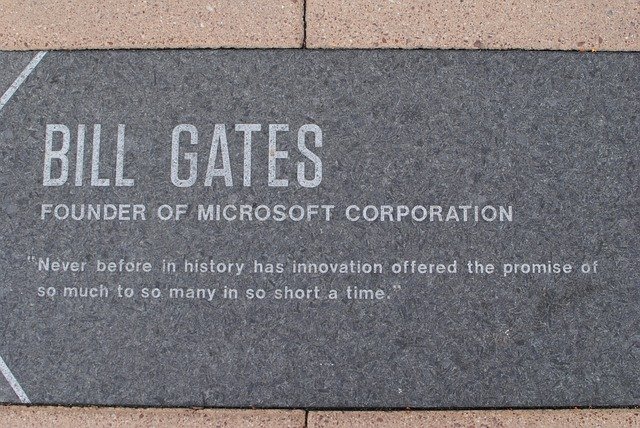Bill Gates podpořil konkurenta Uberu